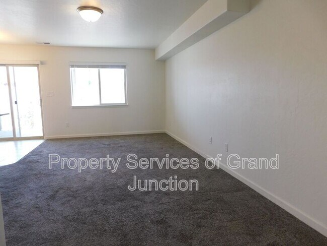 Foto del edificio - 654 Trinity Way