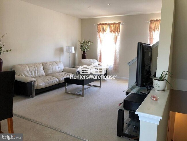 Foto del edificio - 6848 Warfield St