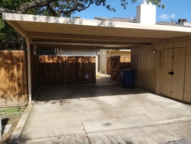 Building Photo - 9002 Emberglow Ln