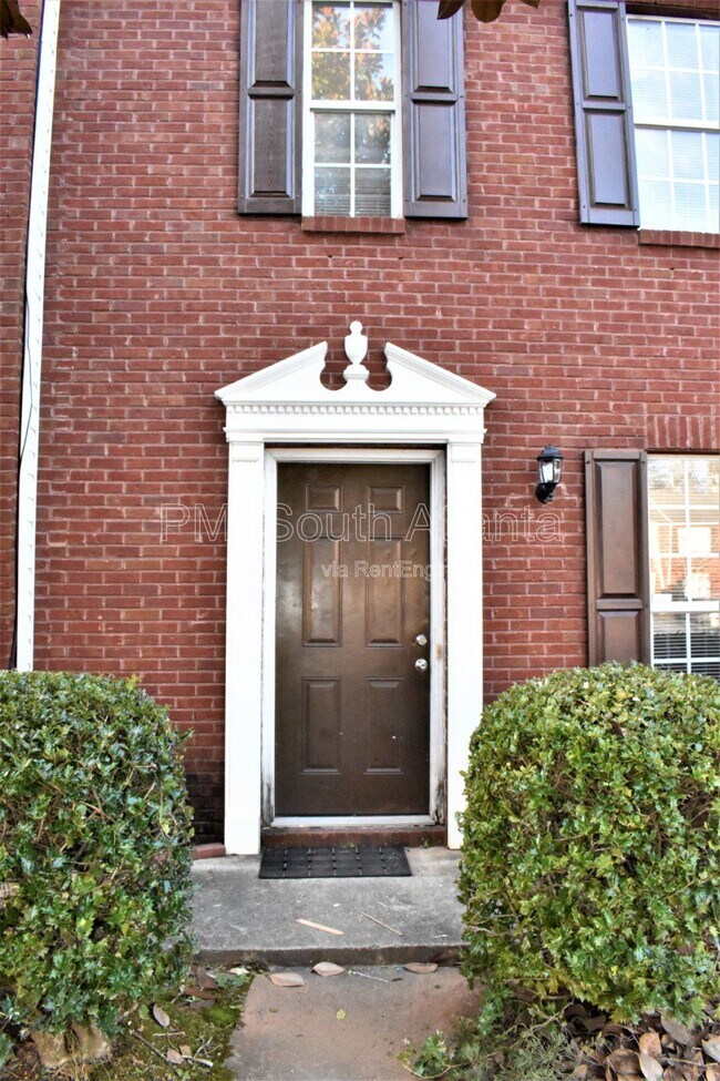 Foto del edificio - 5798 Strathmoor Manor Cir