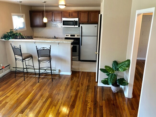 Interior Photo - Maple Court Apartments - Where City Convenience Meets Neighborhood Charm!