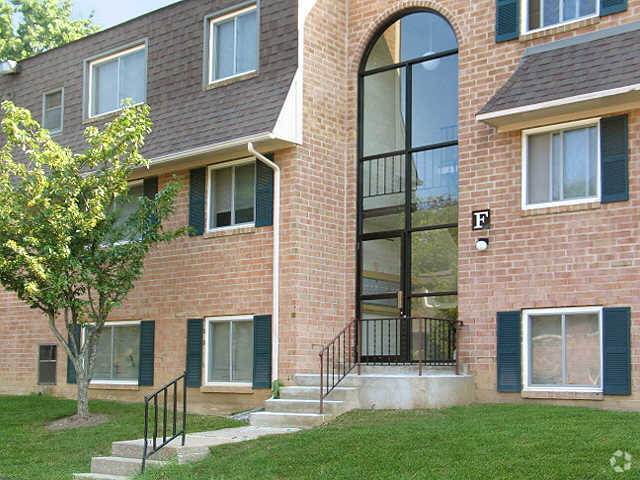 Primary Photo - Walnut Crossing Apartments