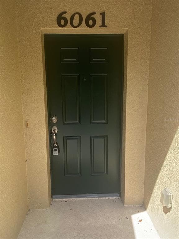 Building Photo - 6061 Kirkland Way