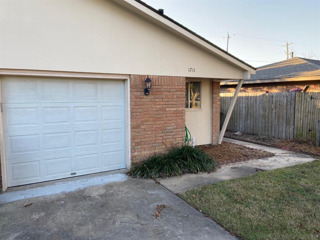 1711 Bahama Dr, Seabrook, TX 77586 Townhouse for Rent in Seabrook, TX