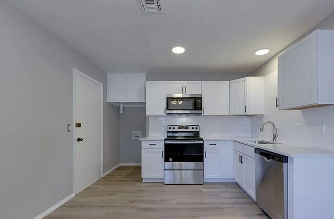 Foto del edificio - Adorable 4 Bedroom in Haysville!