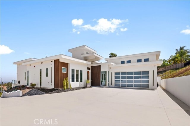 Primary Photo - 1270 W Chase Dr