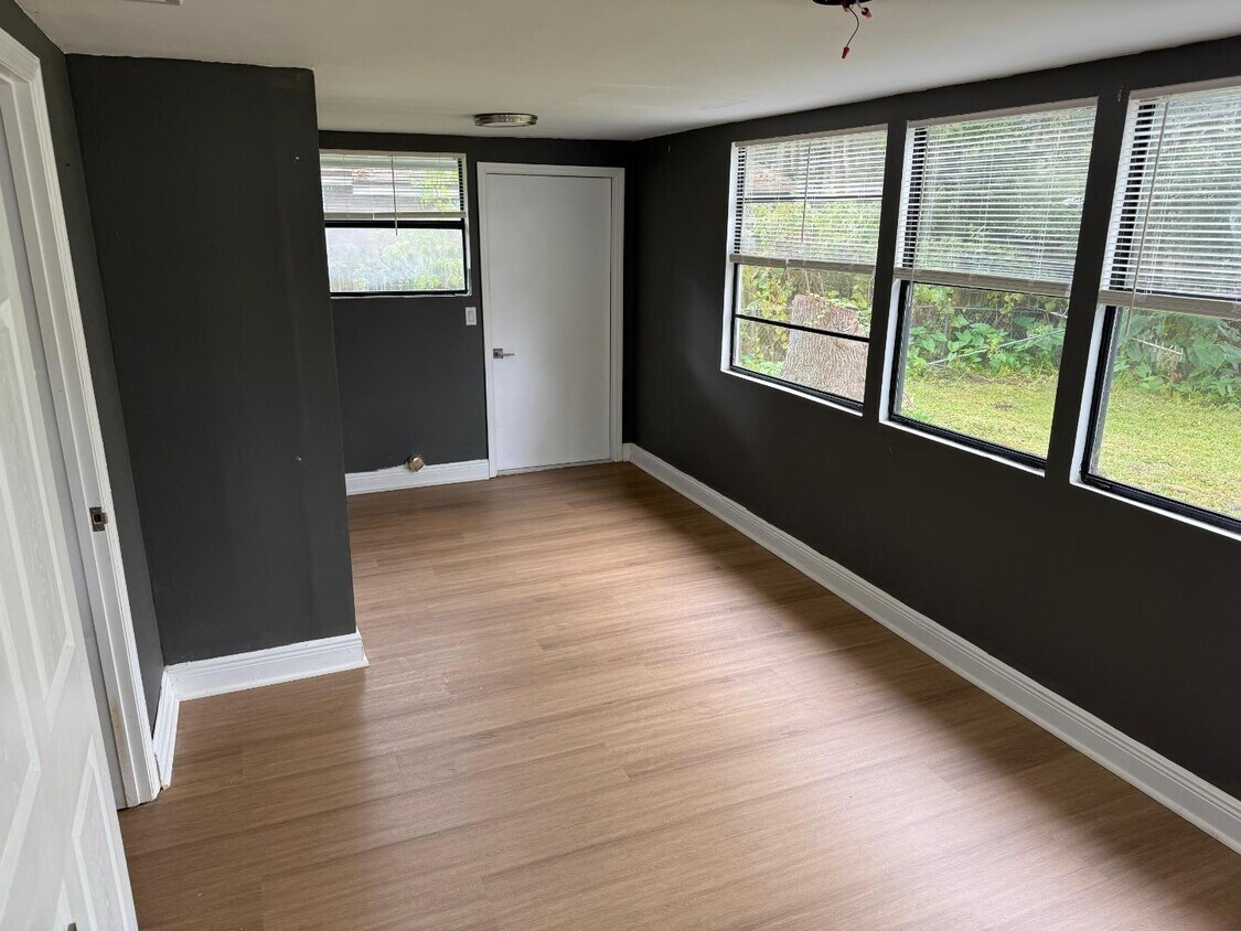 Foto principal - 407 St Clair St