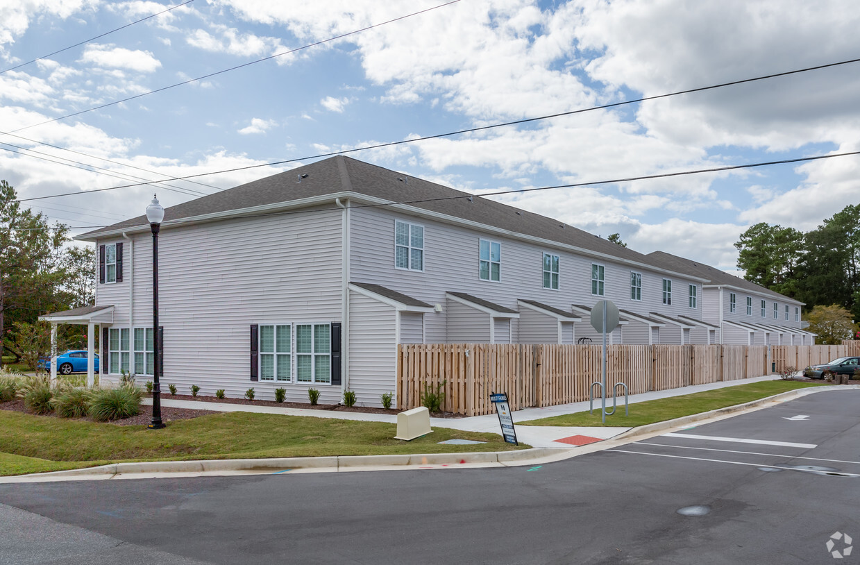 Building Photo - Village At Dresser Lane
