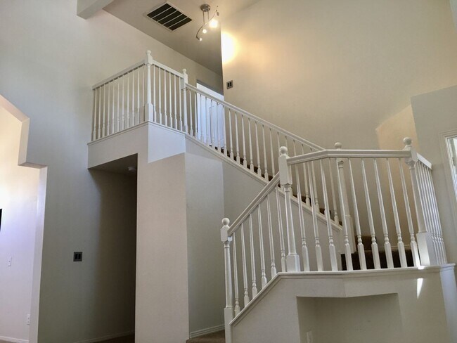 Building Photo - A Fantastic Clovis Home just minutes from ...