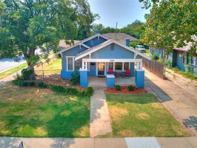 Foto del edificio - Remodeled 3 Bedroom Bungalow in OKC's Plaz...