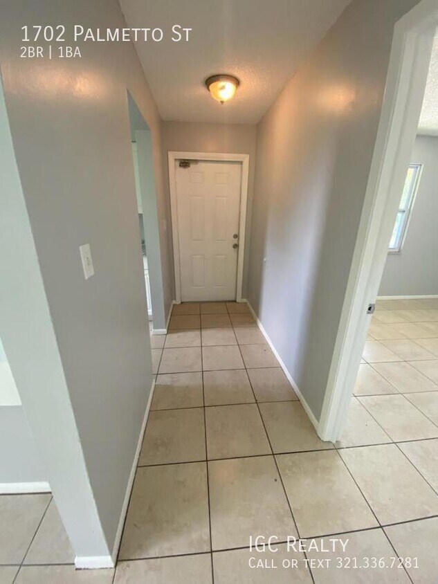 1702 Palmetto St, Titusville, FL 32796 Room for Rent in Titusville