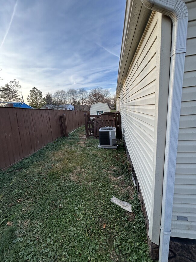 Foto del edificio - 28 Moats Ln