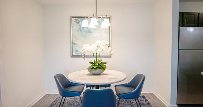 Foto del edificio - The Champion at Bluegrass Apartments