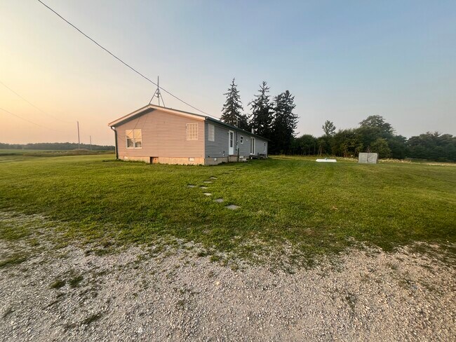 Building Photo - 4421 Tamarack Rd