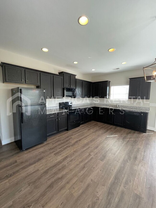 Foto del edificio - DEPOSIT PENDING!!! Home for Rent in Pleasa...