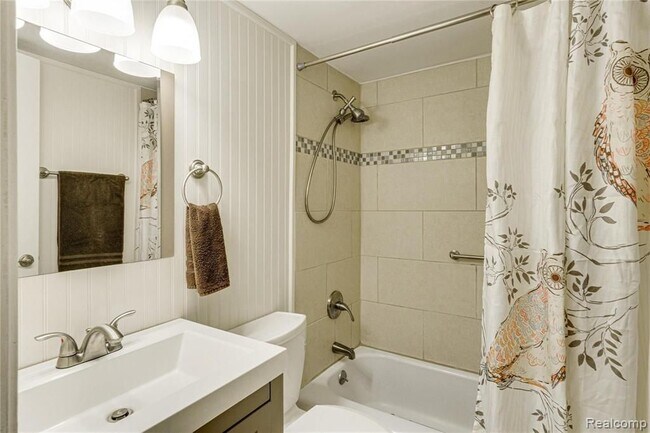 Foto del edificio - 7187 Silver Lake Rd