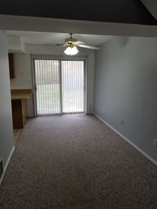 Building Photo - 601 Fawn Dr
