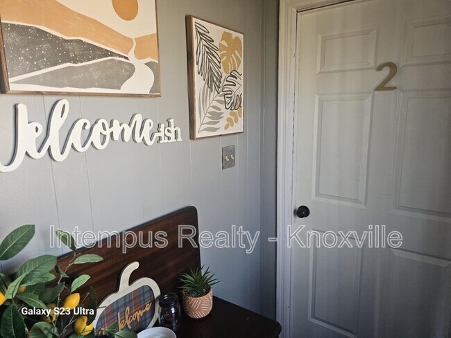 Foto del edificio - 2403 Howard St