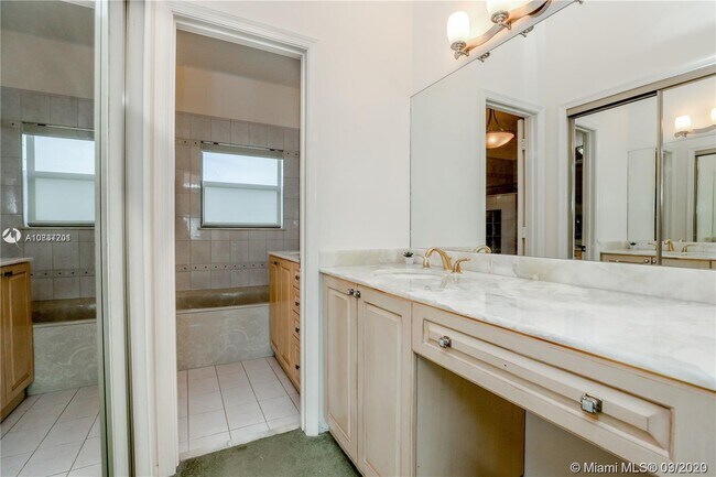 Building Photo - 6301 Olde Moat Way
