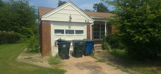 Foto del edificio - Spacious 5 Bed Home in Midwest City! **DEP...