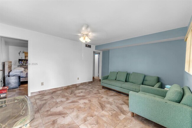 Foto del edificio - 174 Corrine Pl