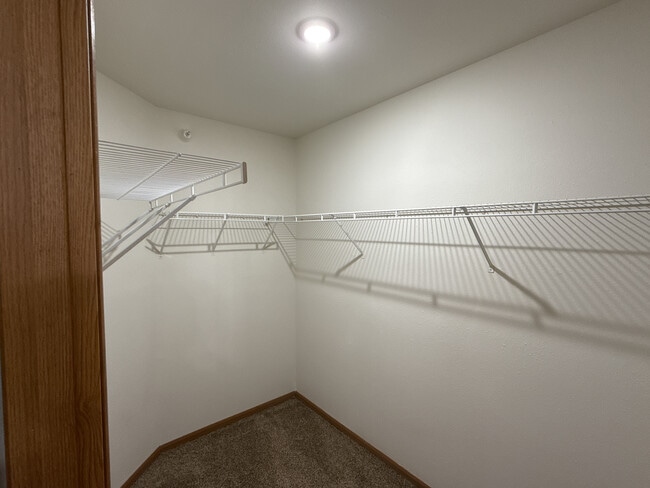 Building Photo - Highclere Apartments