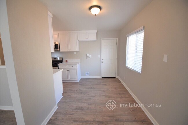 Building Photo - 22537 Thrush St