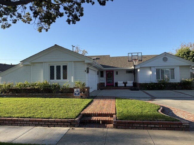 Building Photo - 3201 Oak Grove Rd