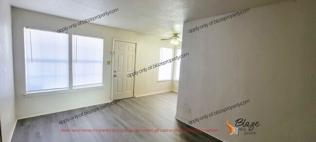 Building Photo - 1000 N Lake