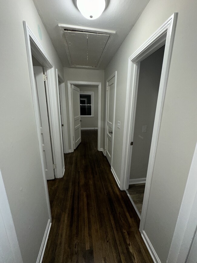 Foto del edificio - 2211 Larimore Dr