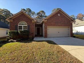 Building Photo - 2162 Sylvan Lake Dr