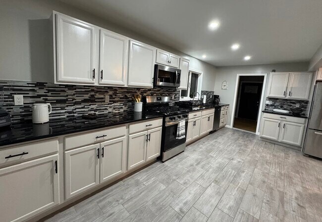 Building Photo - 526 NY-42