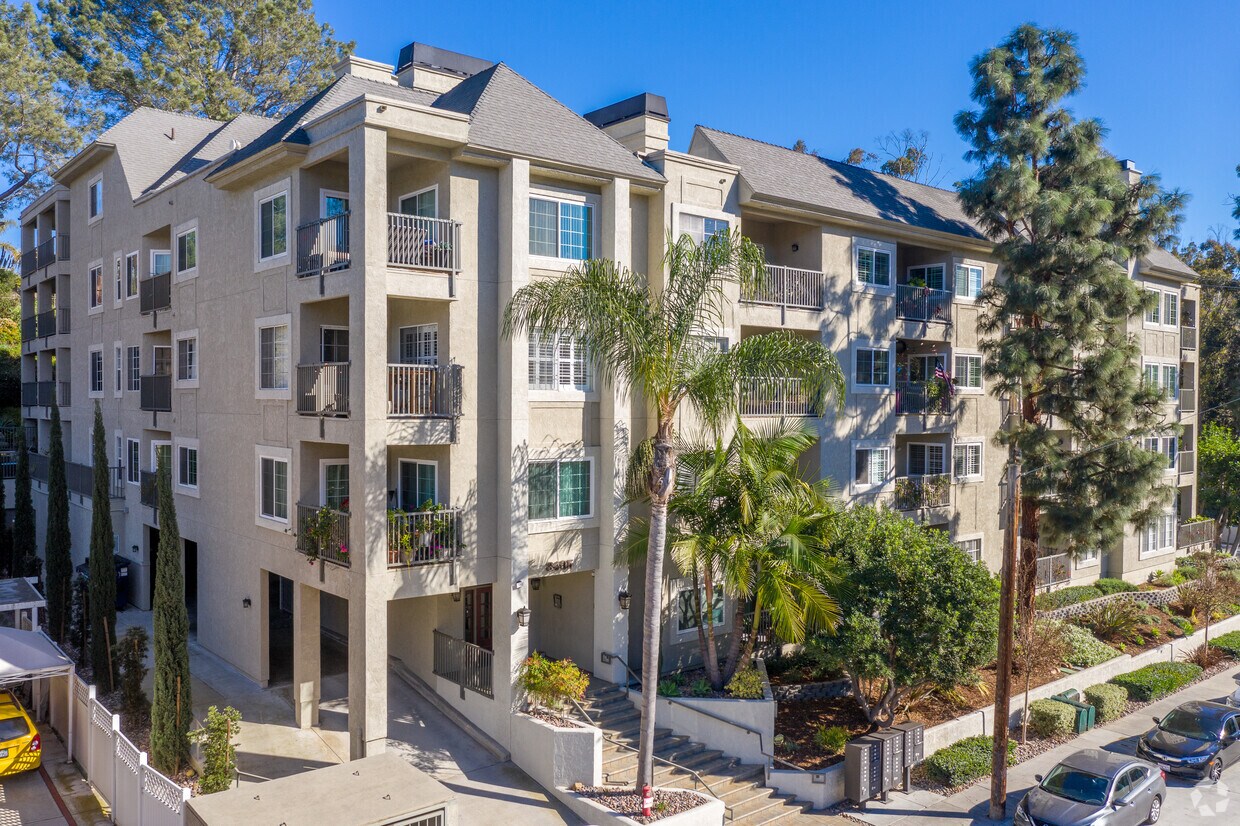 Foto principal - 3405 Florida St