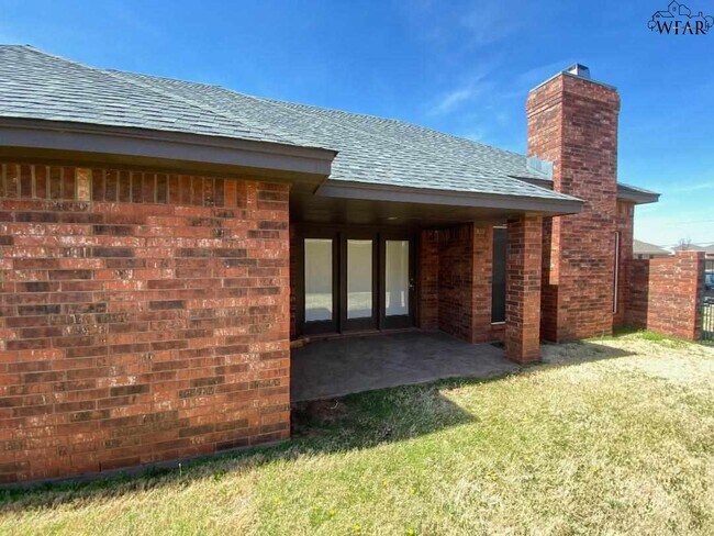 Foto del edificio - 6025 Oakmont Dr