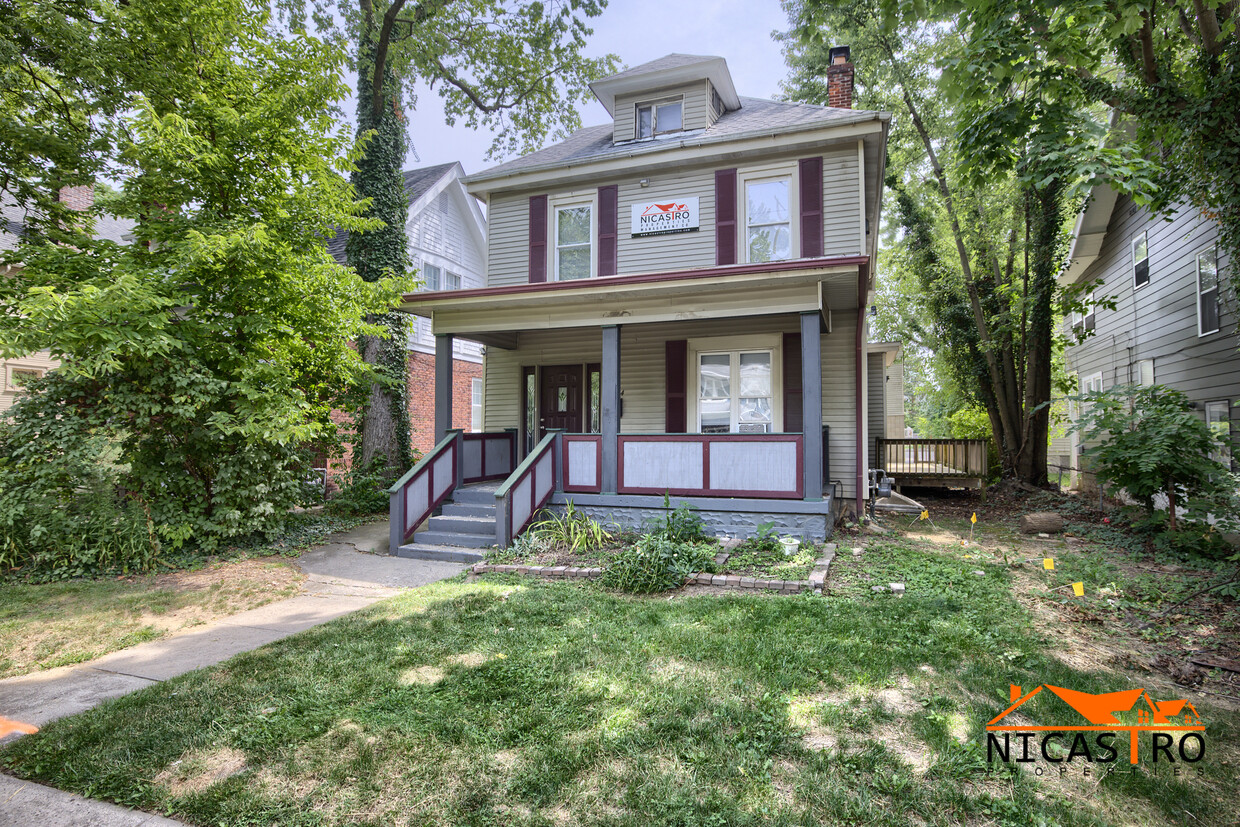 2254 Indianola Ave Photo