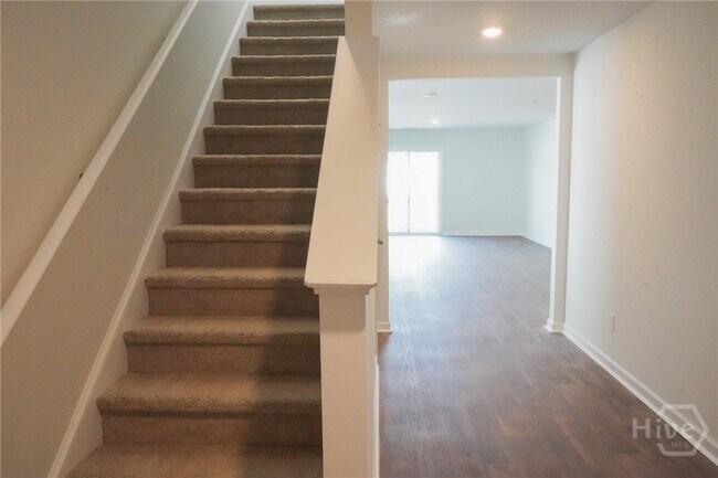 Building Photo - 491 Coconut Dr