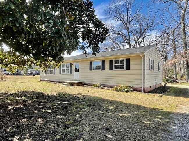 Building Photo - 10500 Chalkley Rd