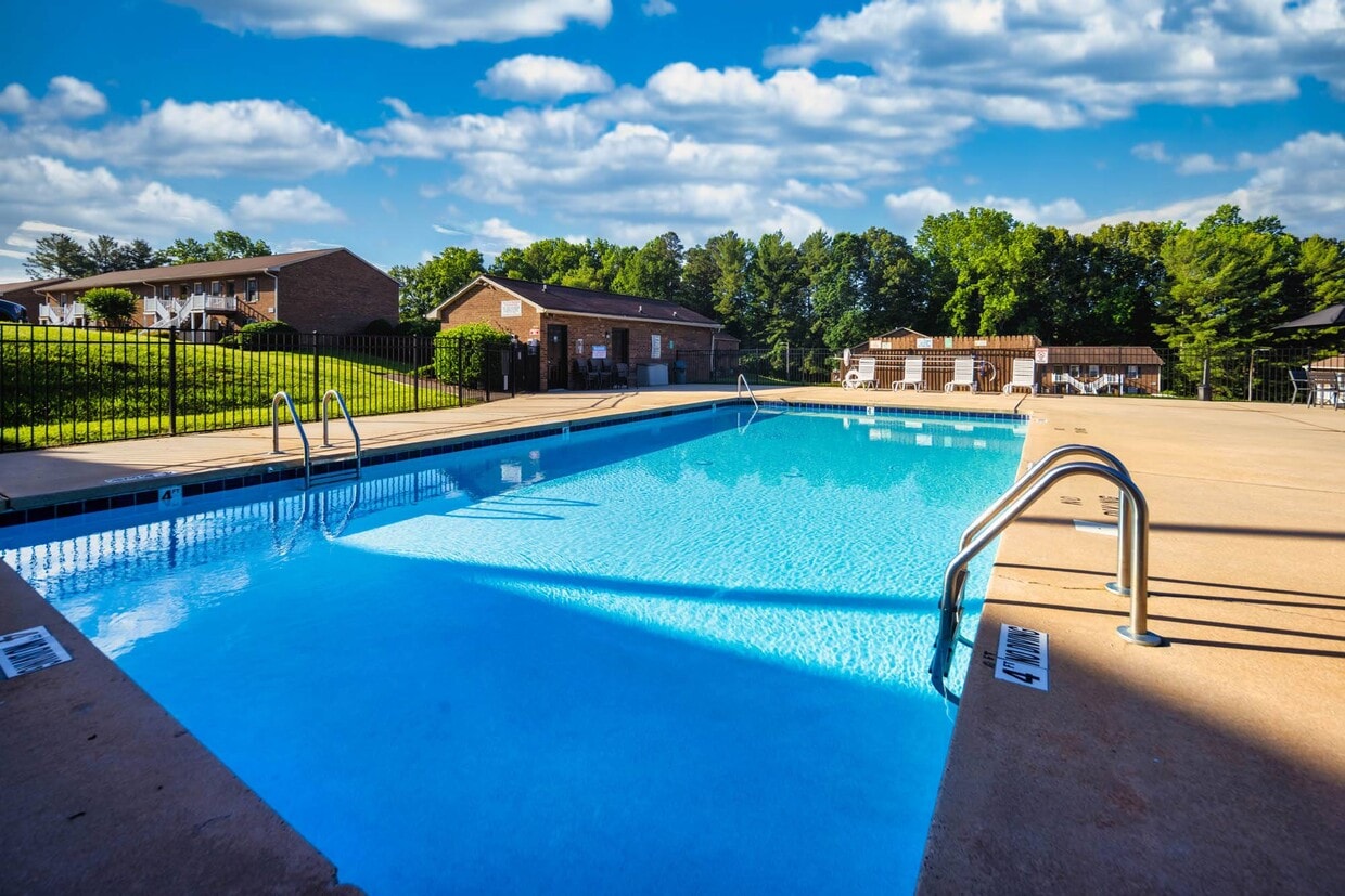 Foxcreek Apartments