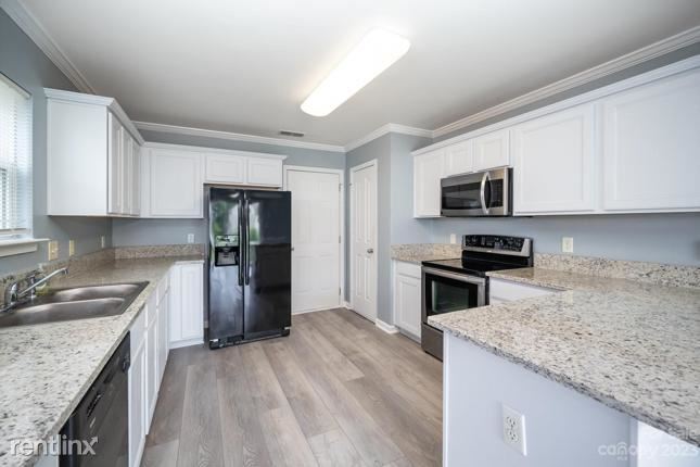 Building Photo - 3 br, 2 bath House - 5529 i Wyalong Drive