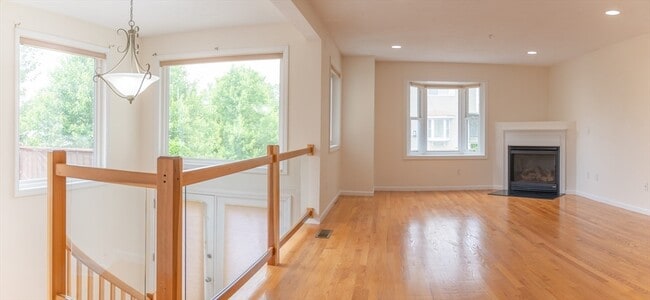 Building Photo - 309 America Blvd