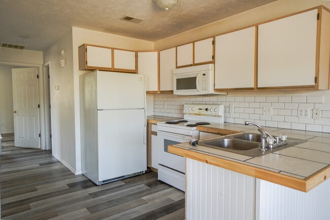 Building Photo - 4 Fisher Creek Dr