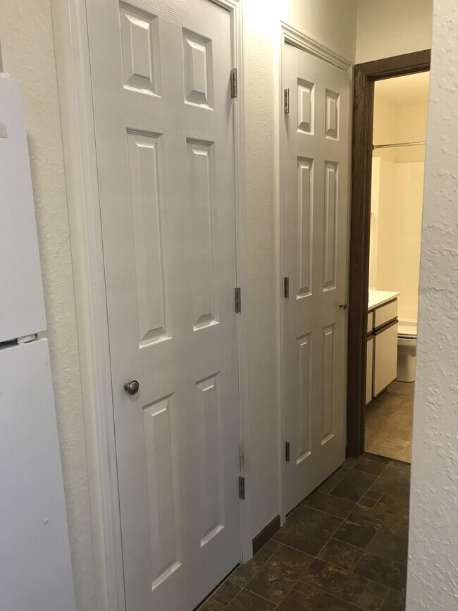 Foto del edificio - 1057 Everett Ct