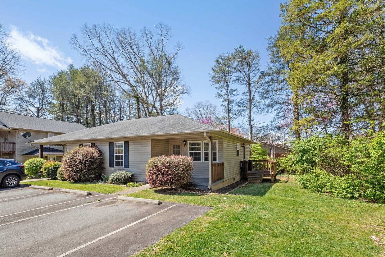 Foto principal - 206 Gatchell St