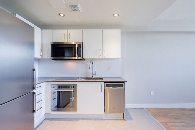 Photo du bâtiment - 230 Oak Street