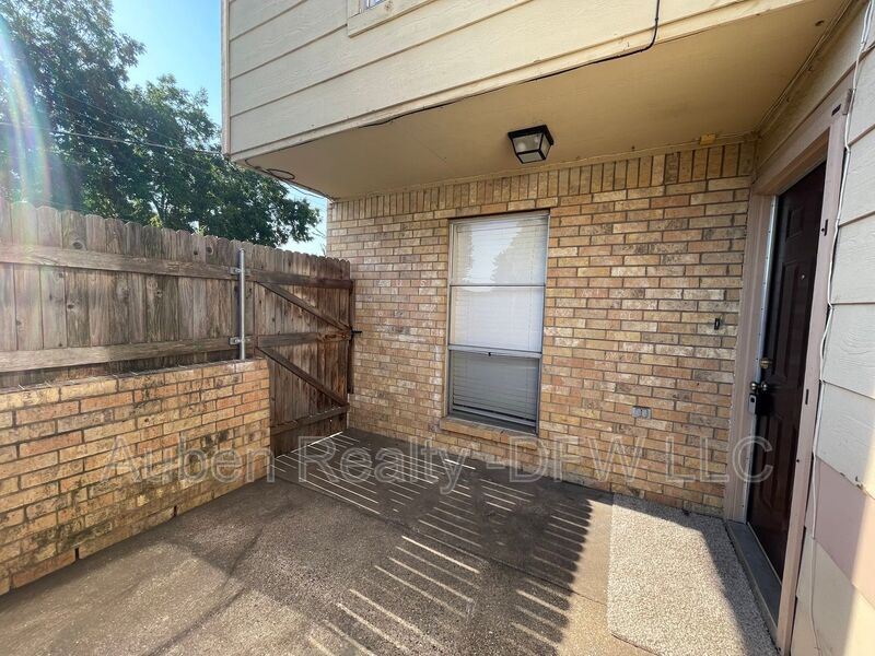 Foto principal - 5524 Lewis Ct