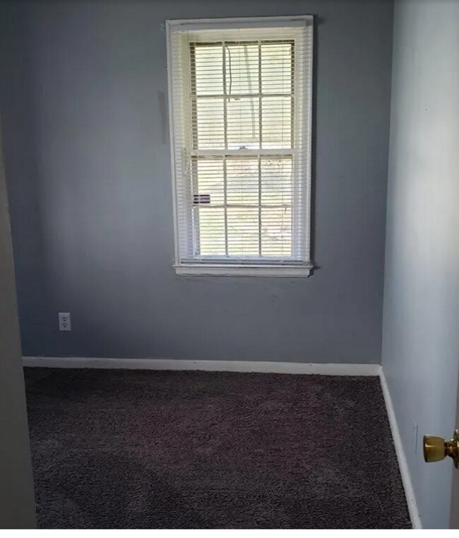 Building Photo - Newly Renovated 2 bed 1 bath Cottage Close...