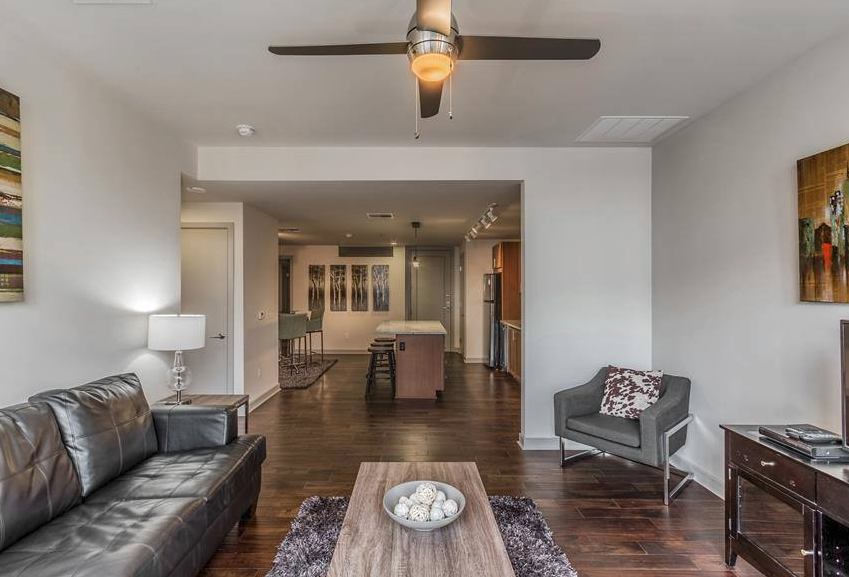 Foto principal - 1525 Elm St