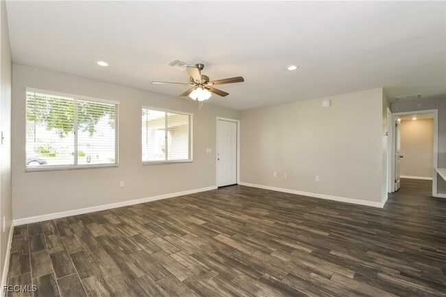 Building Photo - 1308 SE 32nd Terrace