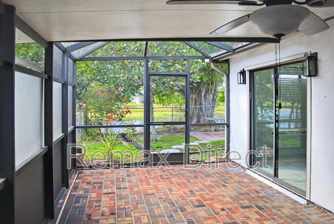 Building Photo - 4567 Brook Dr