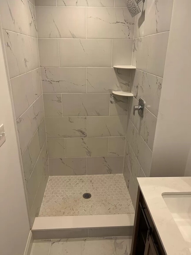 Photo - 305 Grovers Ave House